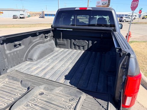 Used 2018 Ford F150 Platinum w/ Equipment Group 701A Luxury image 17