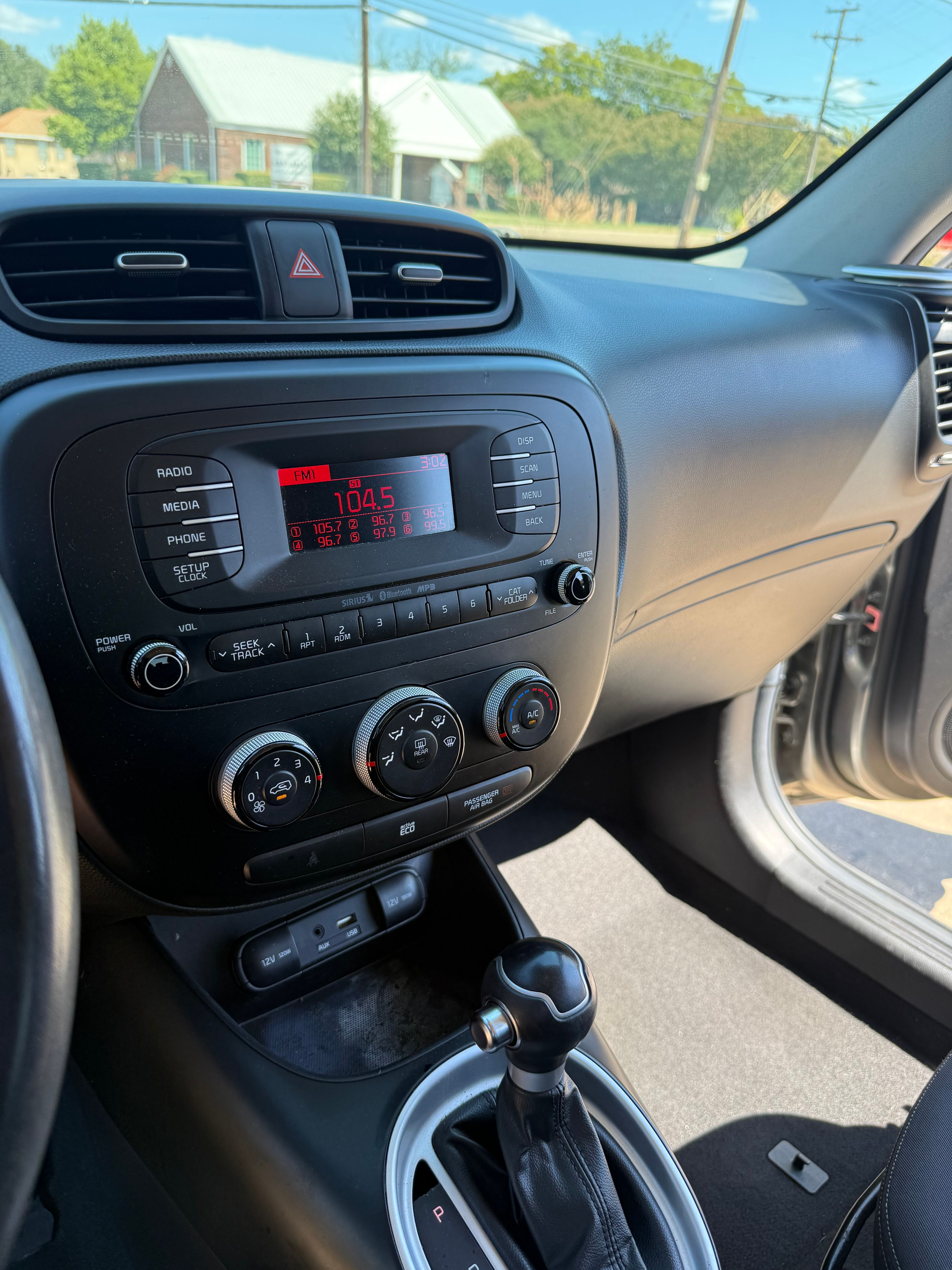 Used 2015 Kia Soul FWD image 11