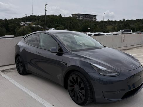Used 2023 Tesla Model Y Performance AWD/4WD image 1