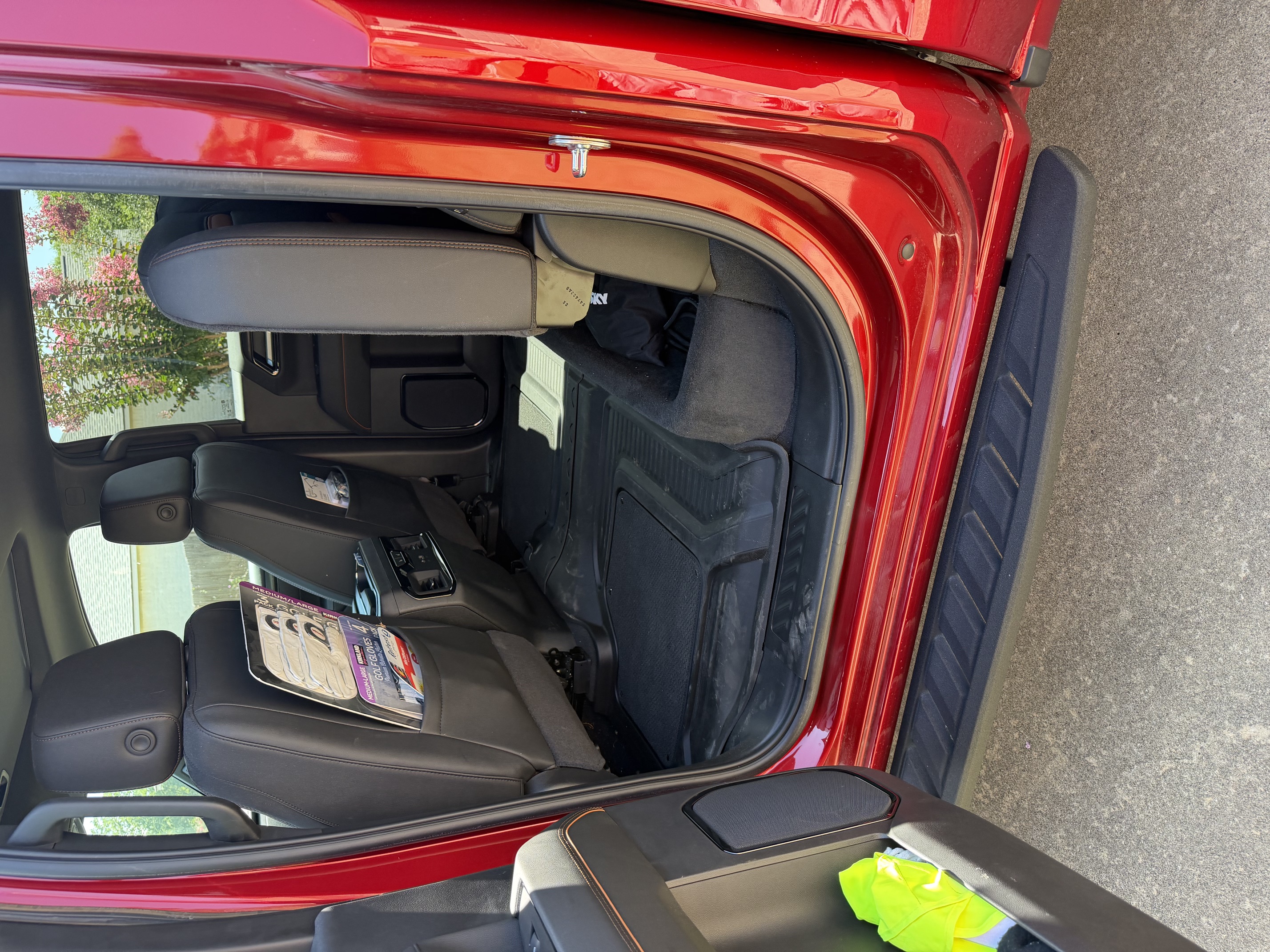 Used 2025 GMC Sierra 1500 AT4 w/ AT4 Premium Package AWD/4WD image 13