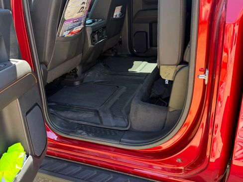 Used 2025 GMC Sierra 1500 AT4 w/ AT4 Premium Package AWD/4WD image 12