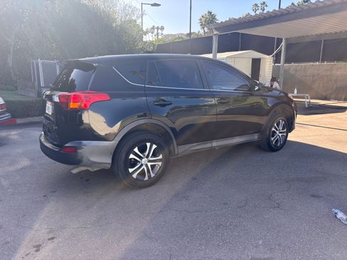 Used 2015 Toyota RAV4 LE image 4