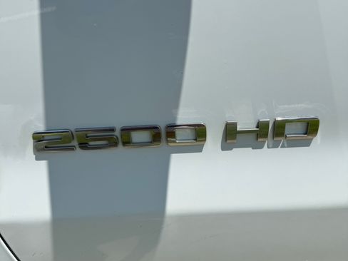 Used 2019 Chevrolet Silverado 2500 W/T AWD/4WD image 10