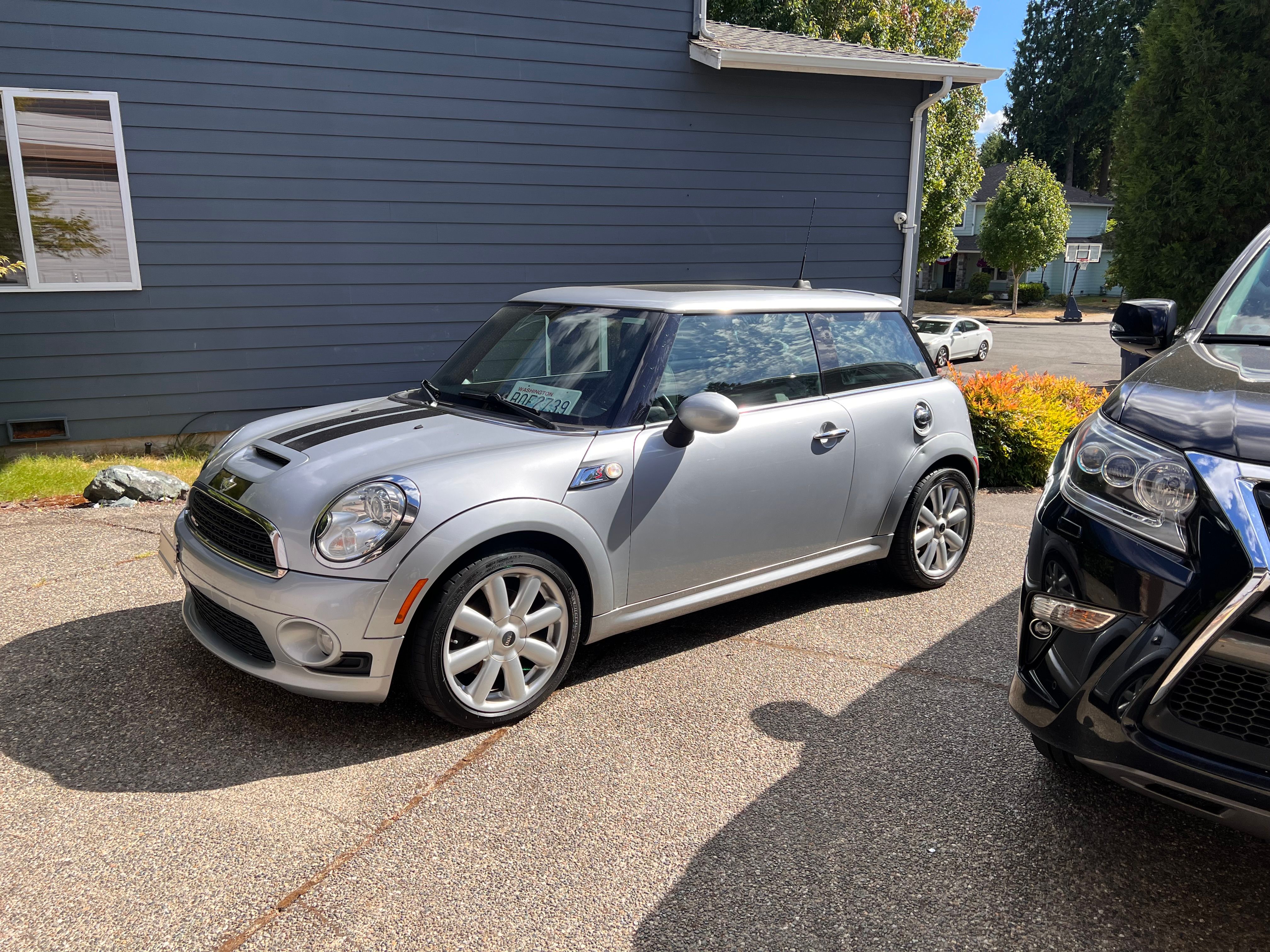 Used 2009 MINI Cooper S FWD image 1