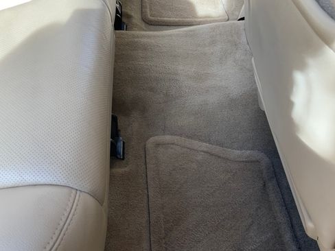 Used 2011 Chevrolet Avalanche LTZ image 15