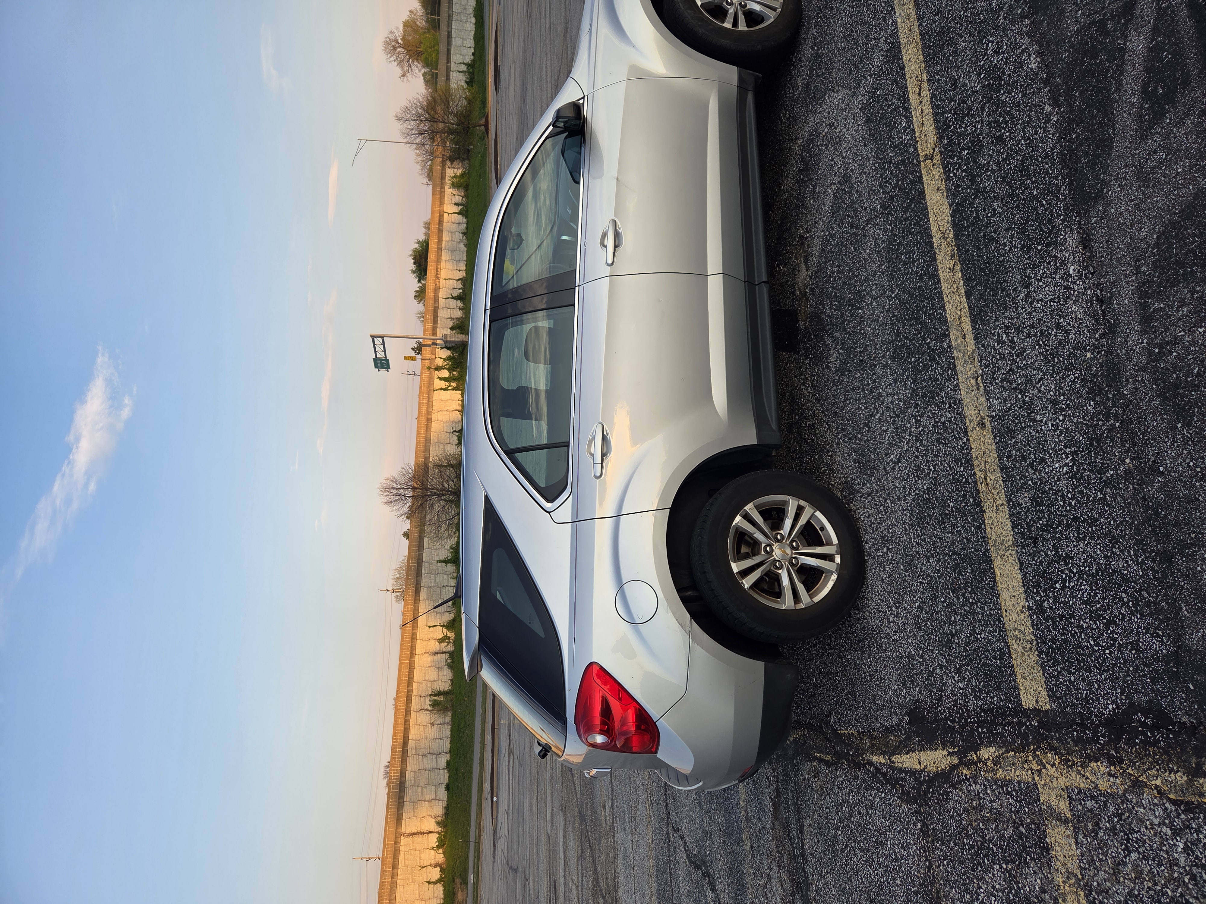Used 2013 Chevrolet Equinox LS FWD image 2