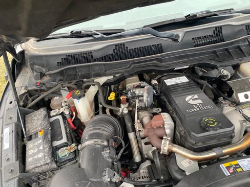 Used 2018 RAM 2500 Tradesman w/ Chrome Appearance Group image 25