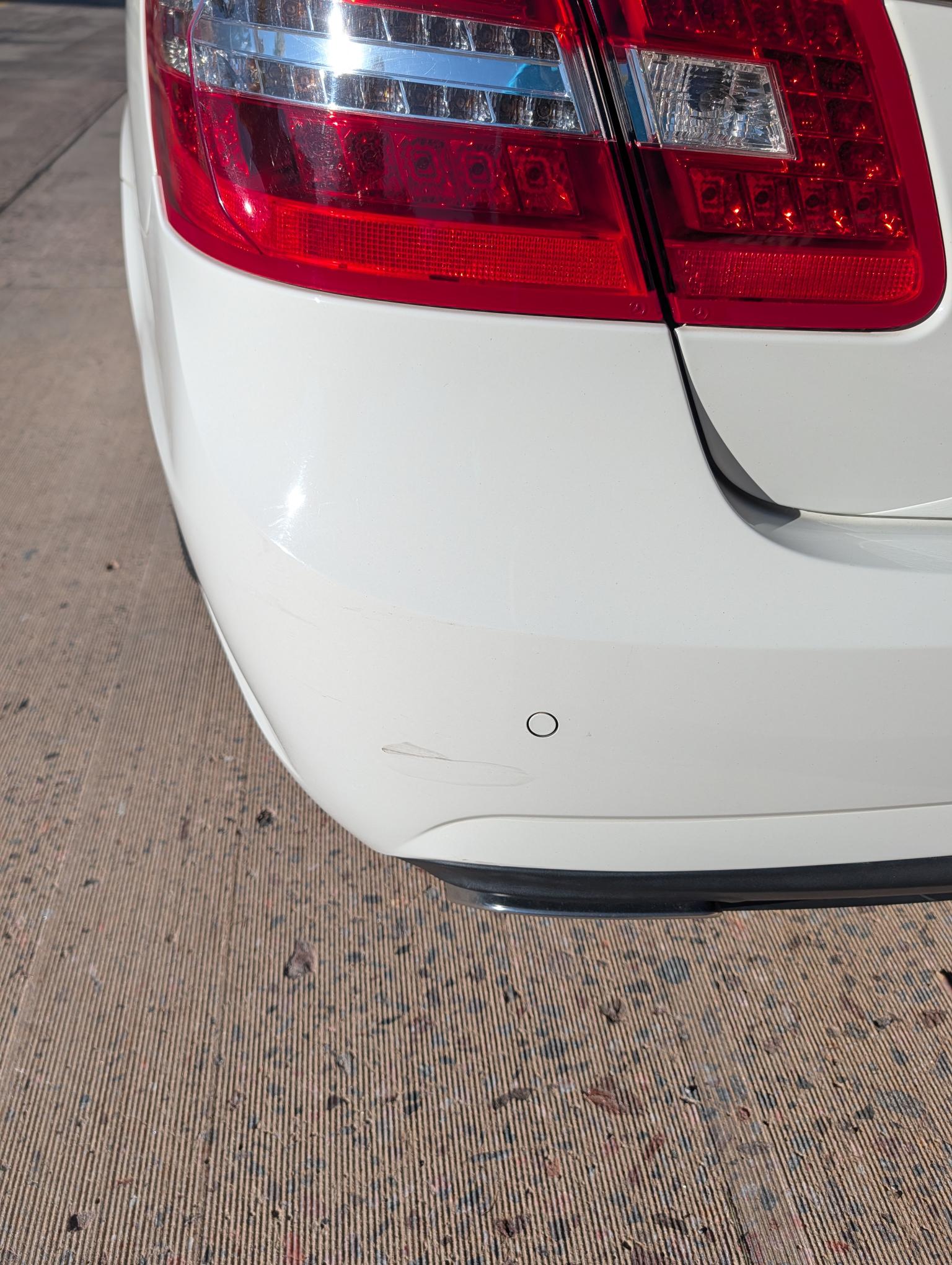 Used 2011 Mercedes-Benz E 550 4MATIC Sedan image 19