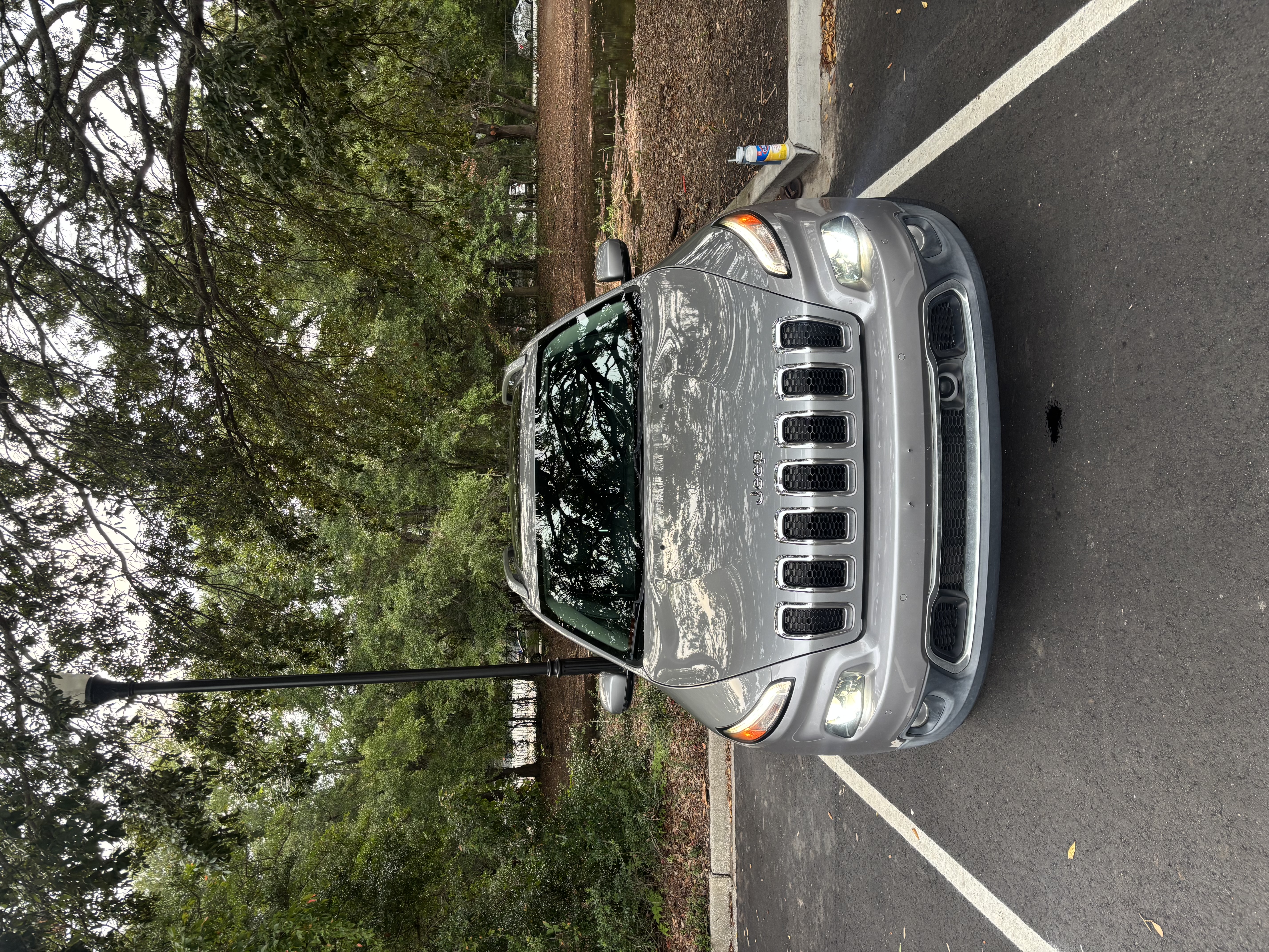 Used 2016 Jeep Cherokee Limited w/ Luxury Group AWD/4WD image 1