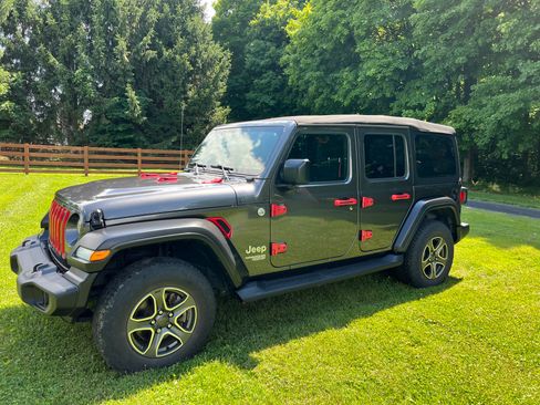 Used 2021 Jeep Wrangler Unlimited Sport AWD/4WD image 2