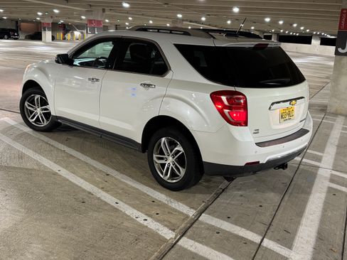 Used 2016 Chevrolet Equinox LTZ w/ Enhanced Convenience Package image 8