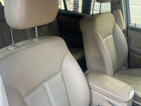 Used 2011 Mercedes-Benz GL 450 4MATIC image 10