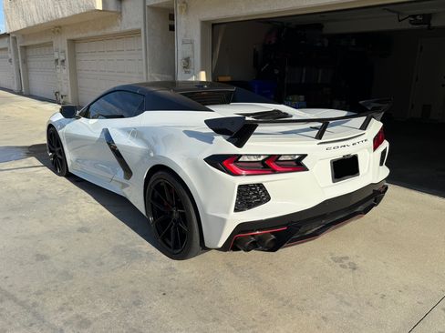 Used 2023 Chevrolet Corvette Stingray Preferred Conv w/ 2LT image 2