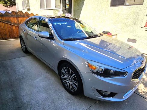 Used 2016 Kia Cadenza Premium w/ Luxury Plus Package image 6