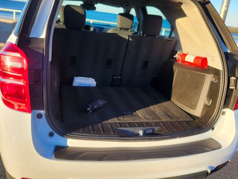 Used 2017 Chevrolet Equinox LS image 5