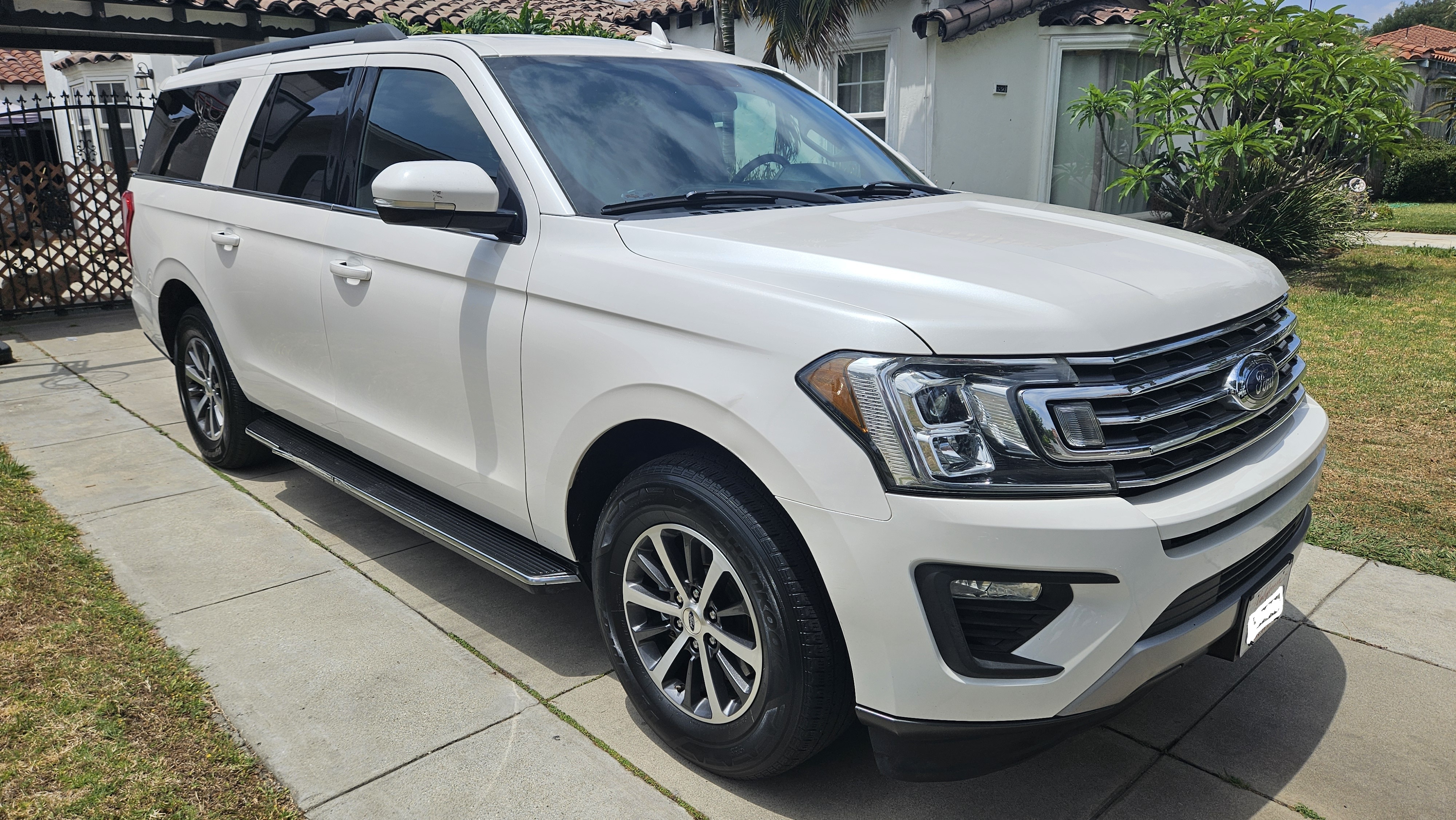 Used 2018 Ford Expedition Max XLT w/ Equipment Group 202A RWD image 6