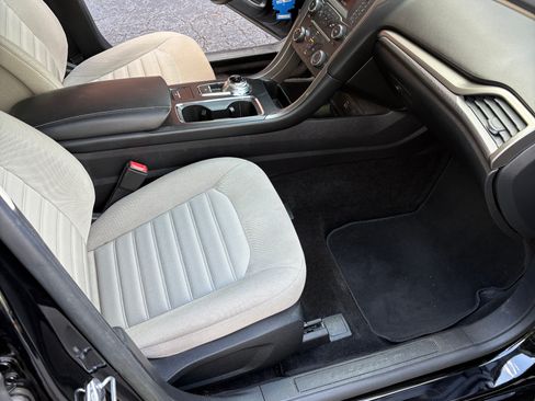 Used 2018 Ford Fusion S FWD image 9