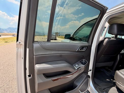 Used 2019 GMC Yukon XL SLT AWD/4WD image 14