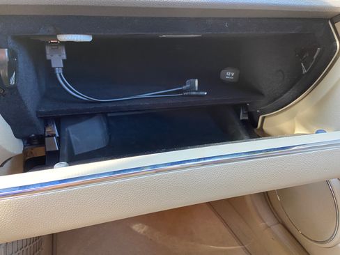 Used 2010 Mercedes-Benz C 300 Sedan image 25