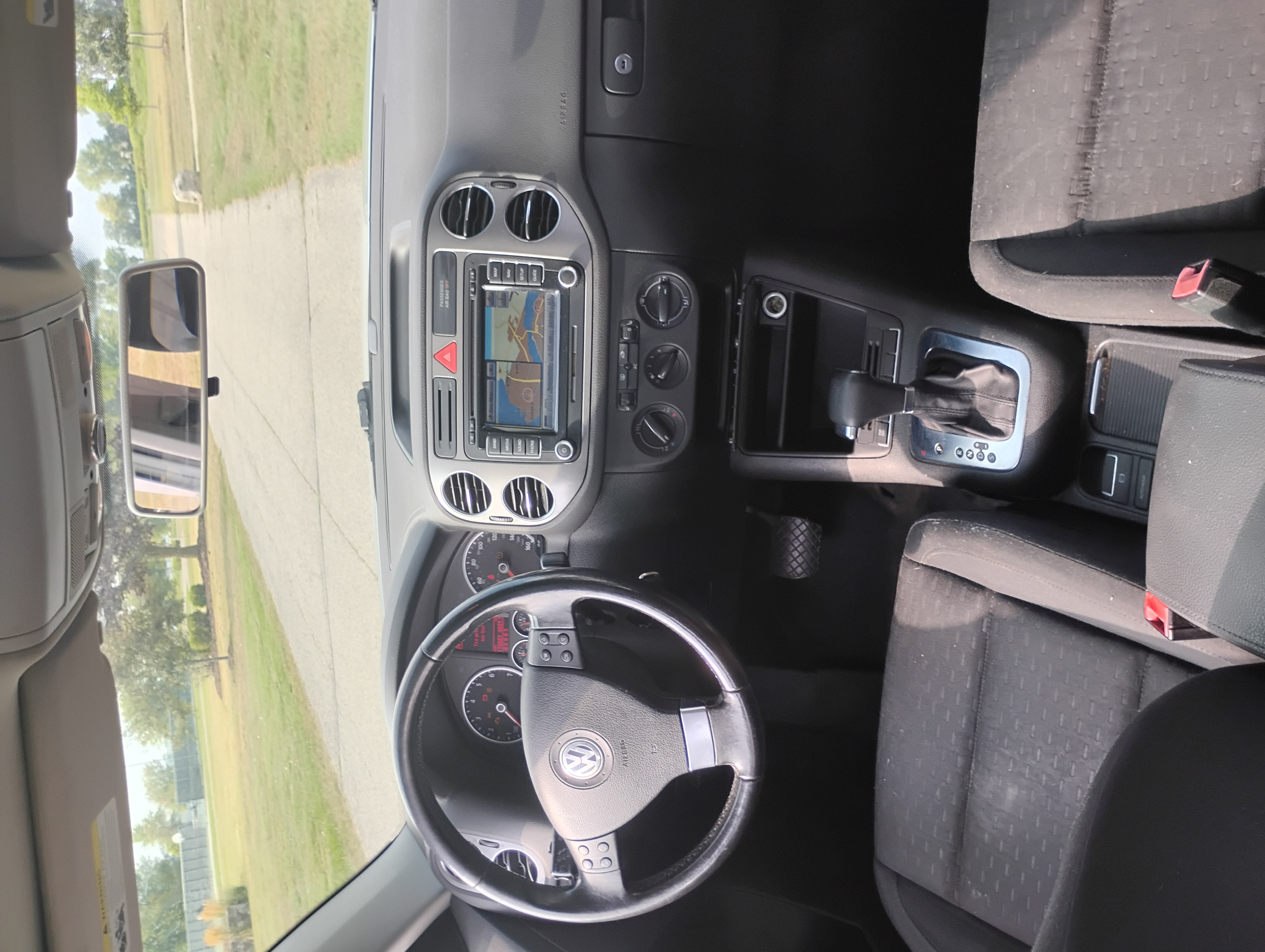 Used 2009 Volkswagen Tiguan SEL AWD/4WD image 9