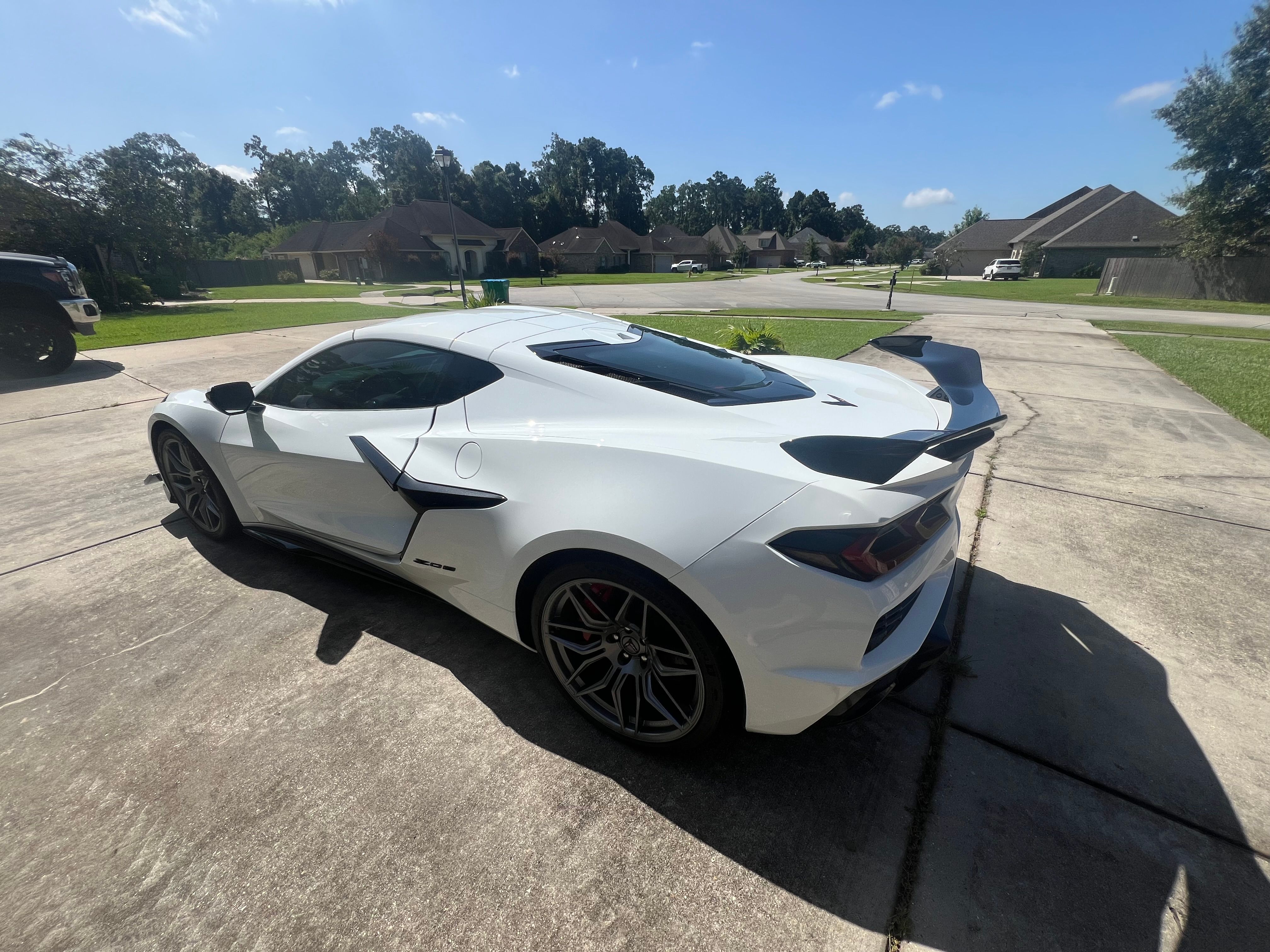 Used 2025 Chevrolet Corvette Z06 w/ Z07 Performance Package RWD image 27