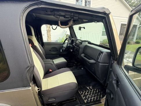 Used 2004 Jeep Wrangler X w/ Wheel Plus Group AWD/4WD image 6
