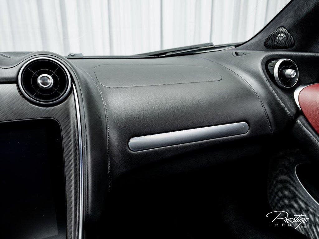 Used 2020 McLaren GT RWD image 30