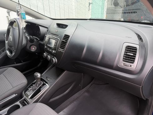 Used 2017 Kia Forte LX w/ LX Popular Package FWD image 6