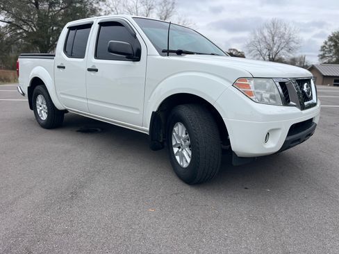 Used 2019 Nissan Frontier SV w/ Value Truck Package image 2