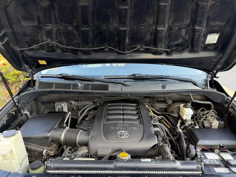 Used 2013 Toyota Tundra Platinum image 16