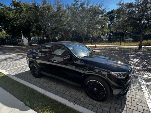 Used 2025 Mercedes-Benz GLC 300 4MATIC image 4