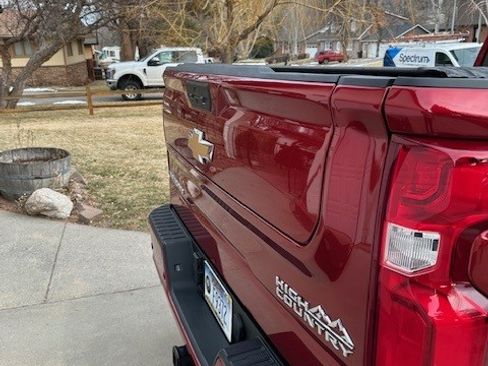 Used 2021 Chevrolet Silverado 1500 High Country w/ Technology Package image 15