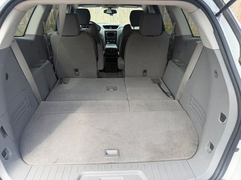 Used 2016 Chevrolet Traverse LT w/ Style and Technology Package image 12