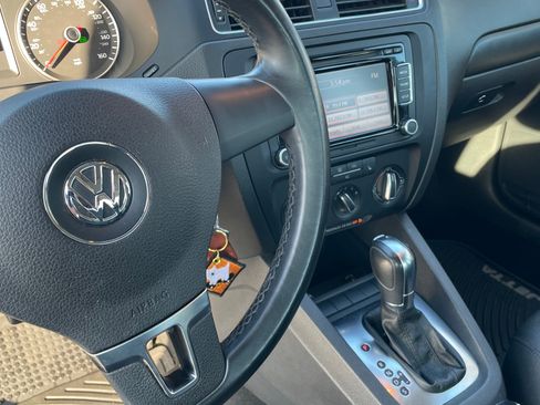 Used 2012 Volkswagen Jetta SE image 9