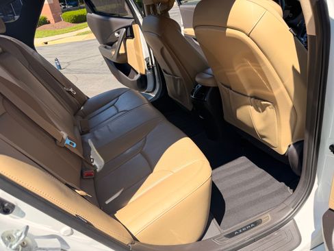 Used 2016 Hyundai Azera FWD image 10