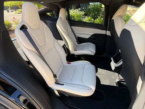 Used 2024 Tesla Model X Plaid AWD/4WD image 9