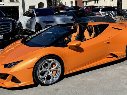 Used 2023 Lamborghini Huracan EVO AWD/4WD image 16