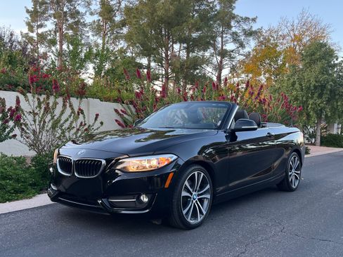 Used 2017 BMW 230i Convertible image 1