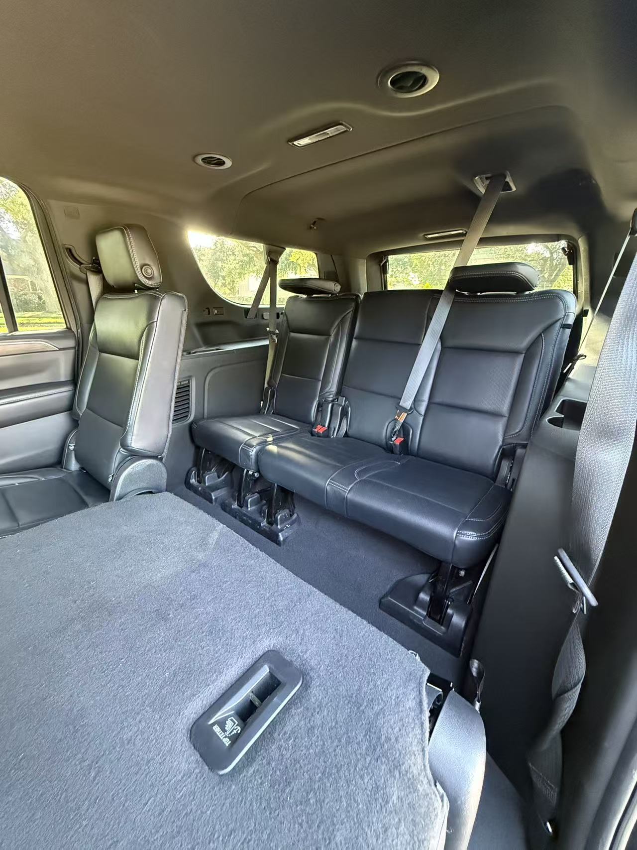Used 2022 Chevrolet Suburban LS RWD image 21