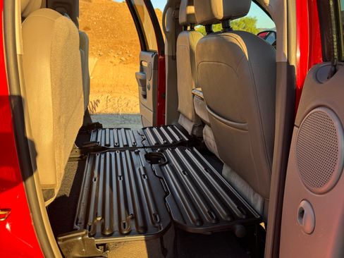 Used 2004 Dodge Ram 1500 Truck SLT w/ Sport Appearance Group image 19