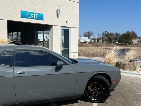 Used 2017 Dodge Challenger SXT Plus image 18