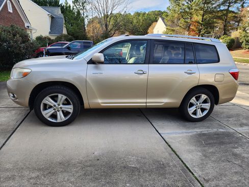 Used 2010 Toyota Highlander Limited image 8