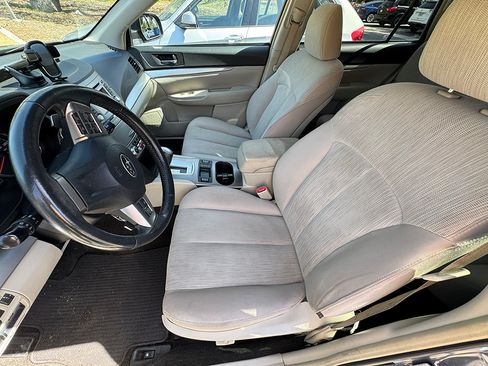 Used 2014 Subaru Outback 2.5i Premium image 12