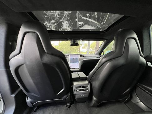 Used 2016 Tesla Model S 60D image 28