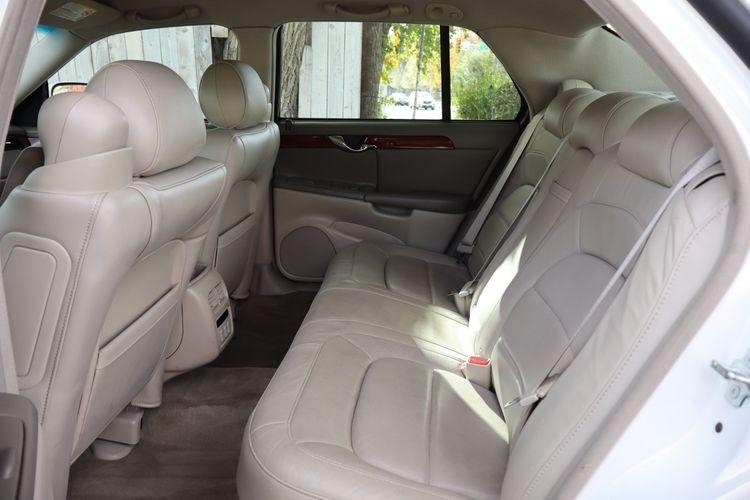 Used 2005 Cadillac De Ville w/ Limited Edition Package FWD image 14