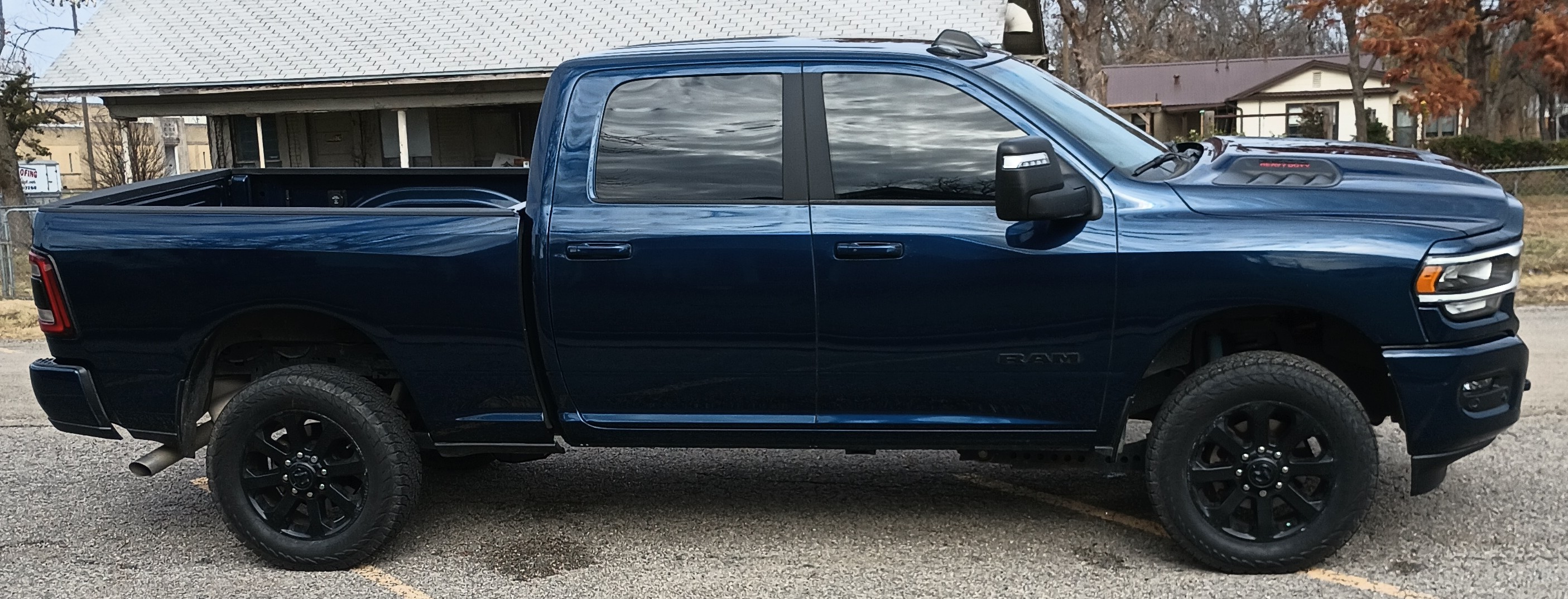 Used 2023 RAM 2500 Laramie w/ Night Edition AWD/4WD image 1
