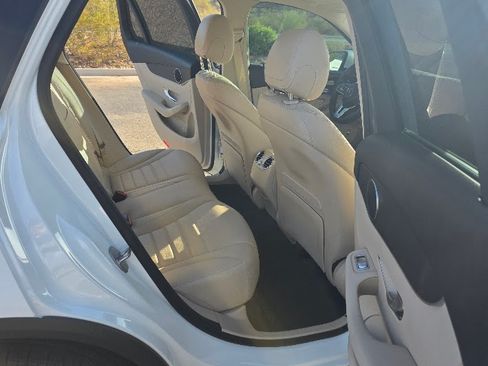 Used 2020 Mercedes-Benz GLC 300 image 13
