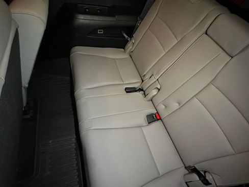 Used 2017 Honda Pilot Touring image 21