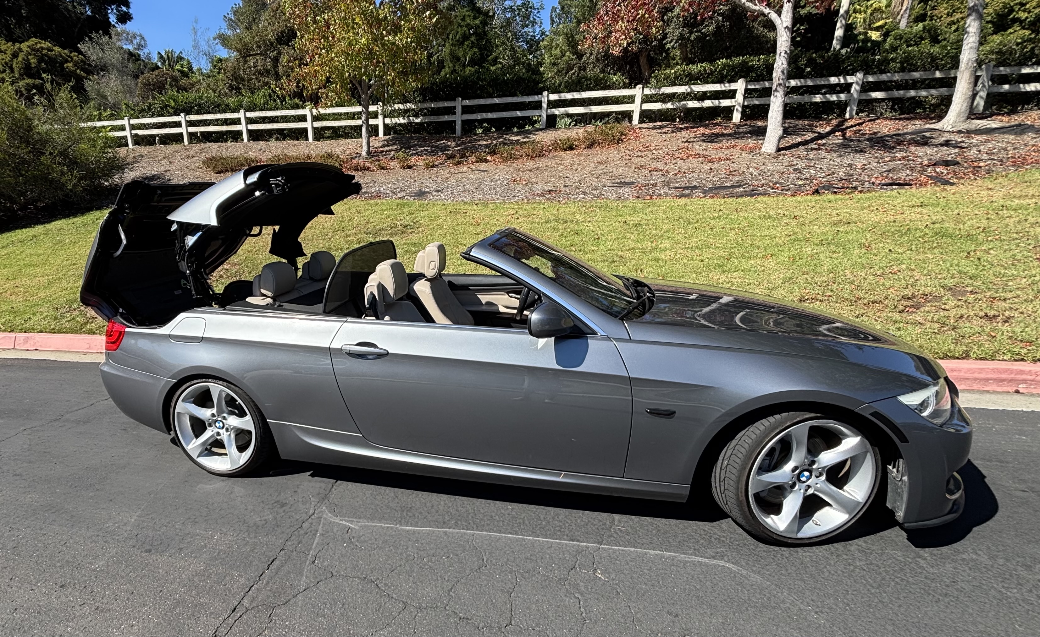 Used 2013 BMW 335i Convertible RWD image 9