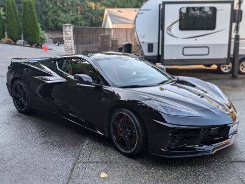 Used 2021 Chevrolet Corvette Stingray Premium Cpe w/ Z51 Performance Package image 4